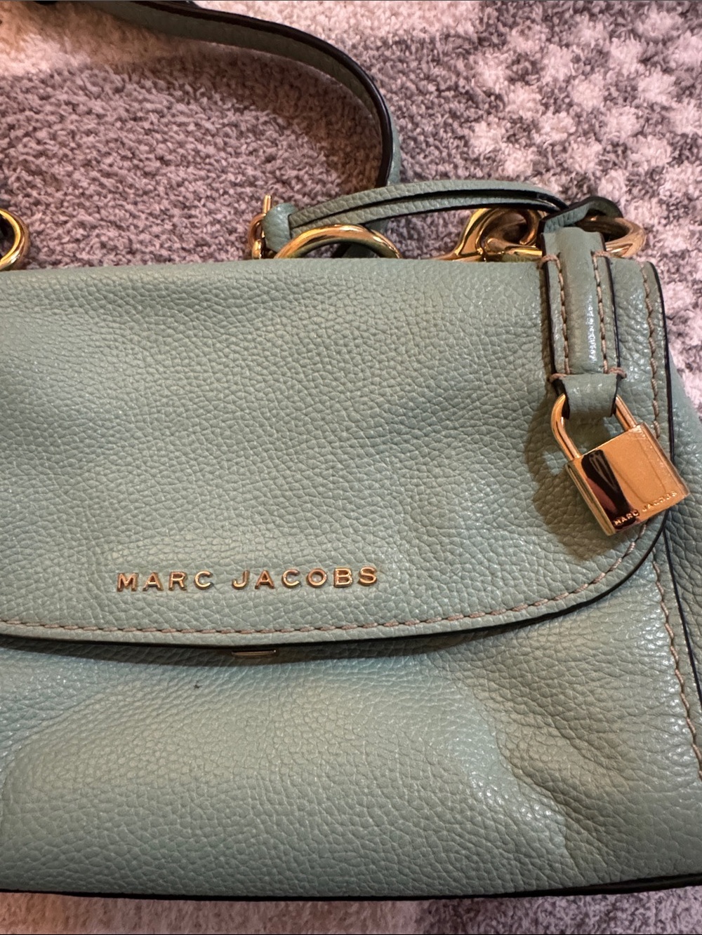 Marc Jacobs Mint Green Pebbled Leather Crossbody with Gold Hardware - Picture 2 of 6